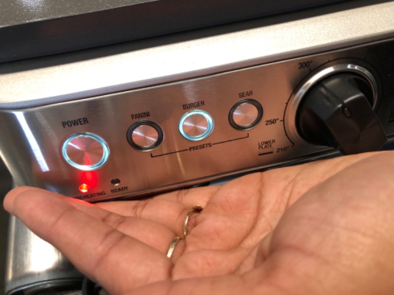 Photo 7 of Breville BGR700BSS the Sear and Press countertop electric grill, Medium, Brushed Stainless Steel

