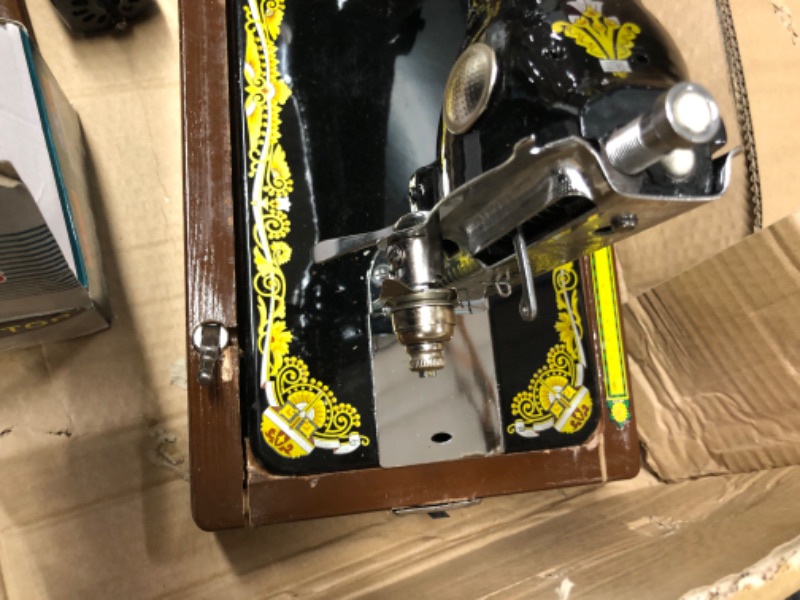 Photo 3 of *severly damaged* Colouredpeas Hand sewing machine, Sewing Machine Manual,Hand Crank Sewing Machine with crank handle Manual Mending For Bags/Clothes/Quilts/Coats/Trousers