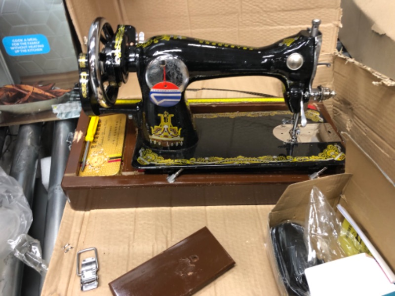 Photo 6 of *severly damaged* Colouredpeas Hand sewing machine, Sewing Machine Manual,Hand Crank Sewing Machine with crank handle Manual Mending For Bags/Clothes/Quilts/Coats/Trousers