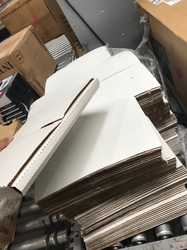 Photo 1 of 12 1/2 x 12 1/2 x 2 White Easy-Fold Mailers 100/Bundle