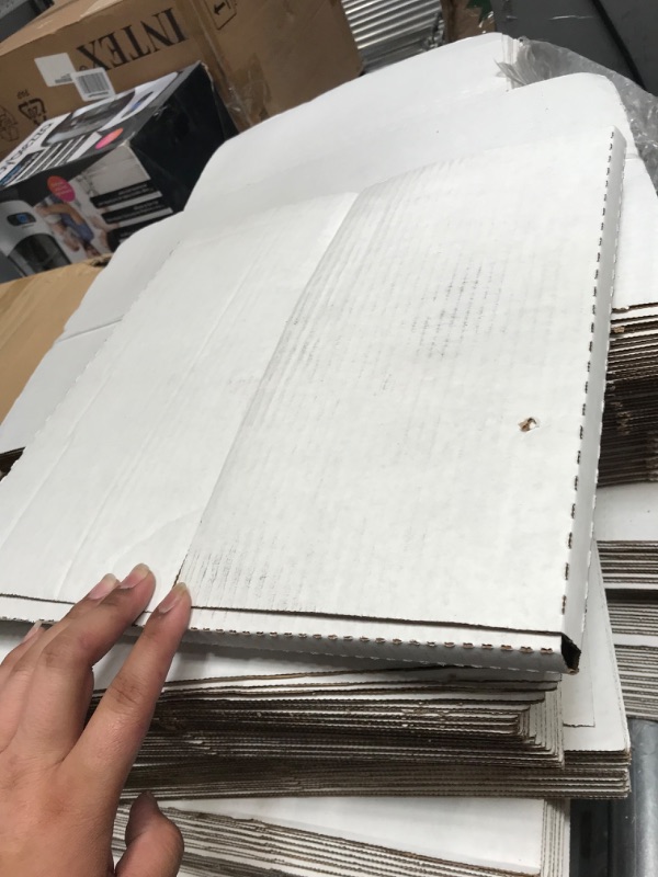 Photo 1 of 12 1/2 x 12 1/2 x 2 White Easy-Fold Mailers 100/Bundle