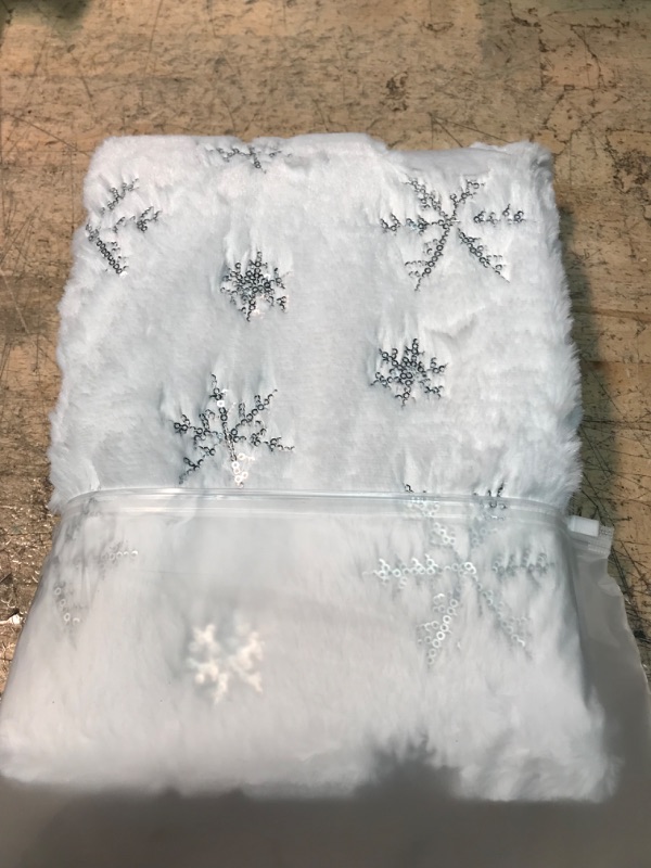 Photo 2 of 48inch Christmas Tree Skirt,Tree Skirt Christmas Decorations ,Luxury Faux Fur with Sequin Snowflakes, Thick Plush Tree Skirts for Christmas Tree Oranments 48"-silver Snowflake