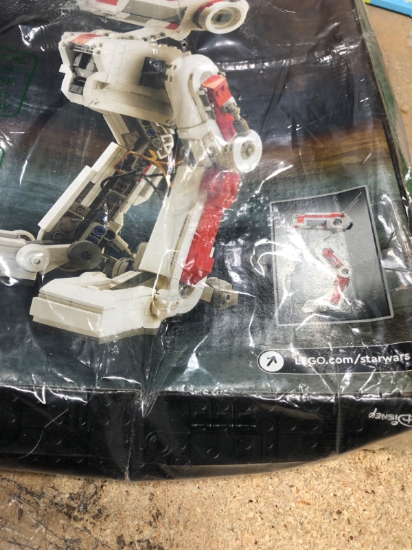 Photo 2 of DAMAGED ITEM
LEGO Star Wars BD-1 75335 Building Toy Set from The Book of Boba Fett for Ages 14+ (1,062 Pieces)
