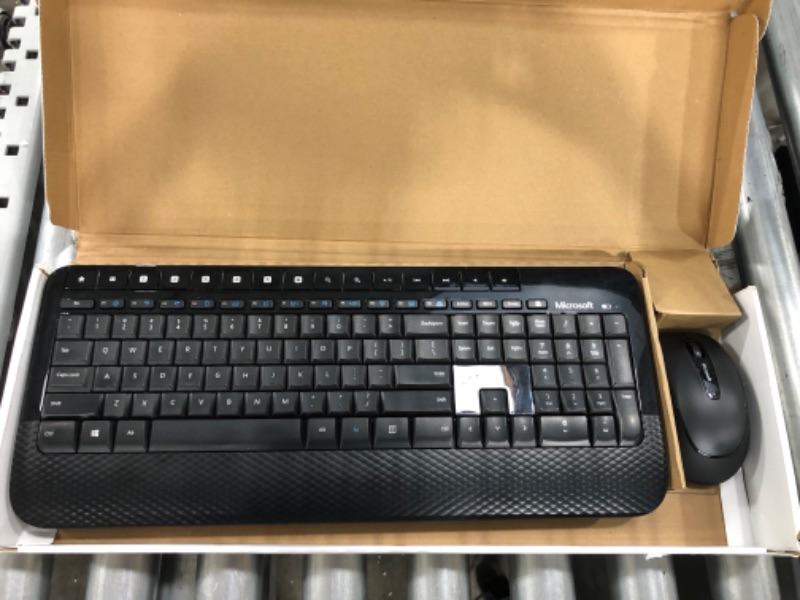 Photo 1 of Microsoft Desktop 3000 Wireless Keyboard and Mouse
