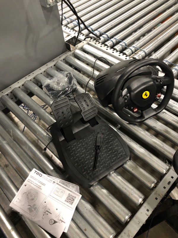 Photo 2 of "ONE PEDAL IS BROKEN" Thrustmaster T80 Ferrari 488 GTB Edition Racing Wheel PS4