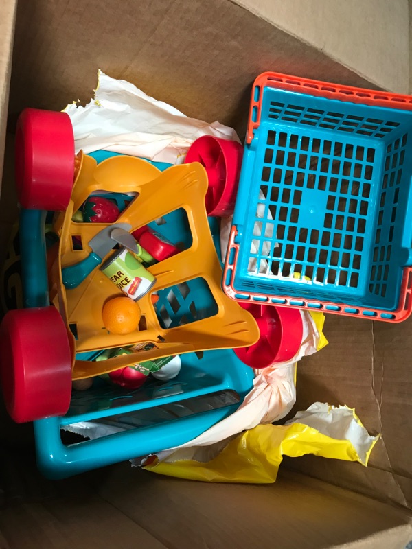 Photo 2 of Battat - Toy Shopping Cart with Basket, Pretend Play Food, & 2 Cutting Boards for Kids 3 Years + (60Pc) Grocery Cart & Farmer's Market Basket