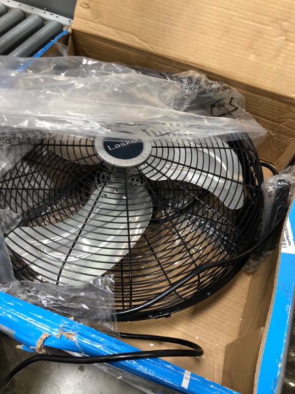 Photo 3 of **item has been opened**
Lasko 20" High Velocity Quick Mount, Easily Converts from a Floor Wall Fan, 7 x 22 x 22 inches, Black 2264QM