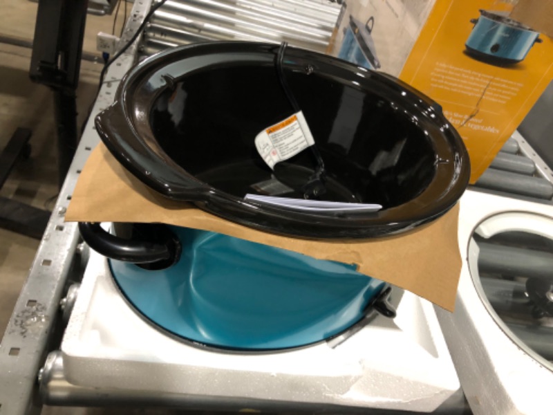 Photo 3 of **very dented**
Crockpot SCV700-KT Deisgn to Shine 7QT Slow Cooker, Turquoise Turquoise Cooker