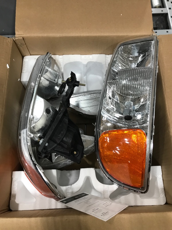 Photo 2 of DWVO Headlight Assembly Compatible with 1999 2000 2001 2002 2003 2004 2005 2006 2007 GMC Sierra 1500 2500 3500/00-06 GMC Yukon Headlamp OE - Chrome/Amber/Clear