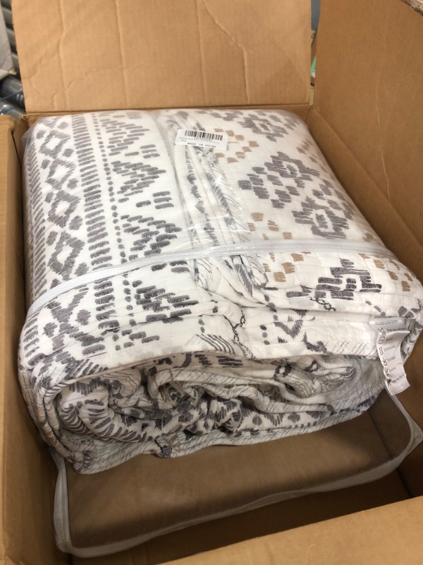 Photo 2 of *ONLY QUILT*- Finlonte Quilt Boho Quilt Set Boho Bedding Bedspreads Queen Size, 1 PC White Grey Bohemian Quilt Set with Striped Printed for All Season White/Grey Queen (90"x98")