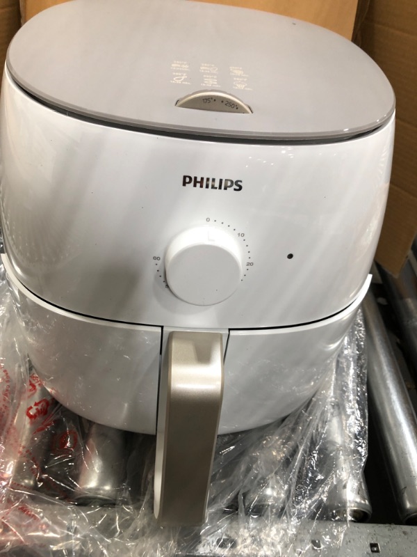 Photo 2 of Philips Twin TurboStar Technology XXL Airfryer with Fat Reducer, Analog Interface White