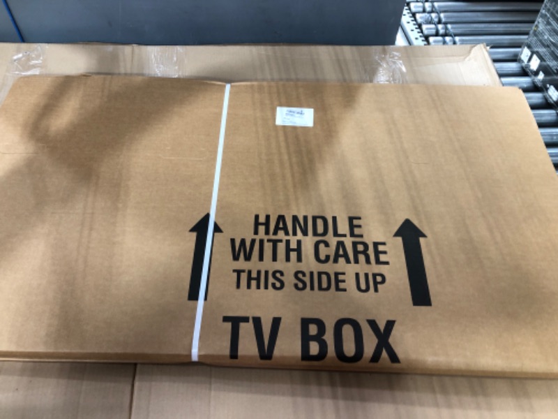 Photo 2 of uBoxes TV Moving Box Fits Up To 70" Adjustable Box TV Moving Box - 1 Pack