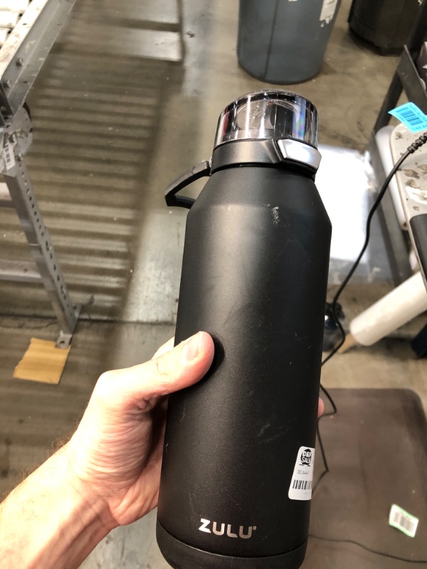 Photo 2 of **USED** Zulu Swift 32oz Stainless Steel Water Bottle - Black

