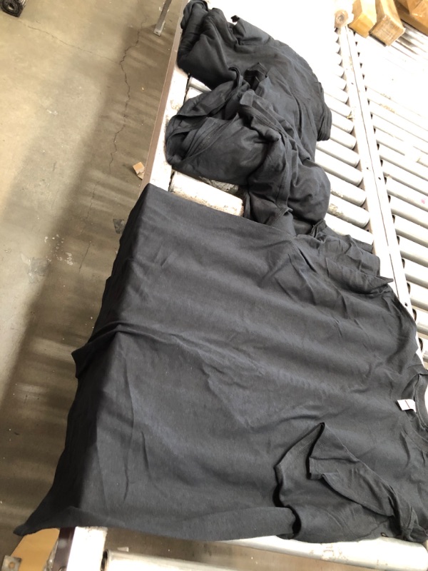 Photo 1 of **USED** Pack of 8 XXL Gildan T-Shirts- Black 