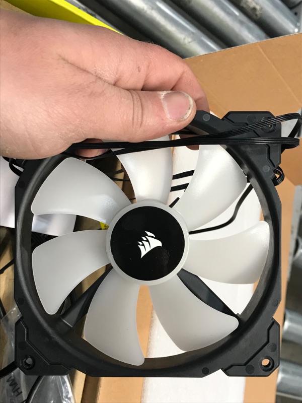 Photo 13 of CORSAIR iCUE H170i ELITE CAPELLIX Liquid CPU Cooler - 33 Dynamic RGB LEDs - 140mm Fans - 420mm Radiator - COMMANDER CORE Smart Lighting Controller - CORSAIR iCUE Software Compatible - Zero RPM Fan RGB Pump + Fans 420mm Elite Capellix Cooler