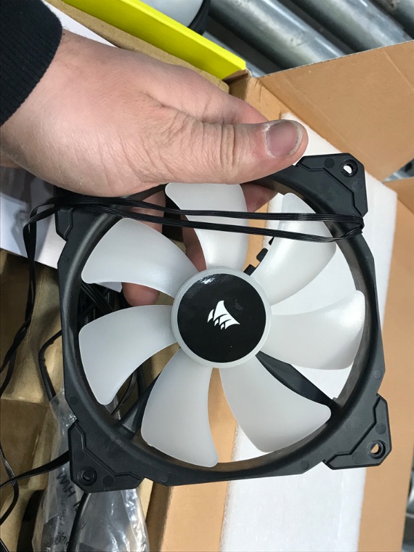 Photo 11 of CORSAIR iCUE H170i ELITE CAPELLIX Liquid CPU Cooler - 33 Dynamic RGB LEDs - 140mm Fans - 420mm Radiator - COMMANDER CORE Smart Lighting Controller - CORSAIR iCUE Software Compatible - Zero RPM Fan RGB Pump + Fans 420mm Elite Capellix Cooler