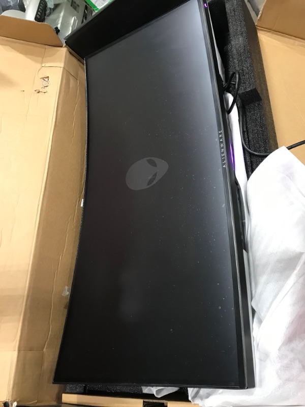 Photo 2 of Alienware 34 Inch Curved PC Gaming Monitor, 3440 x 1440p Resolution, Quantum Dot OLED 175Hz, 1800R Curvature, True 1ms GTG, 1,000,000:1 Contrast Ratio, 1.07 Billion Colors, AW3423DW - Lunar Light
