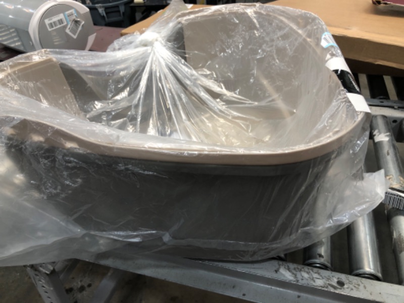 Photo 1 of **USED** Amazon Basics No-Mess Hooded Cat Litter Box (Various Sizes) Triangle
