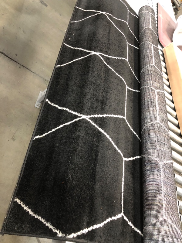 Photo 2 of **USED** Unique Loom Trellis Frieze Collection Area Rug Modern Morroccan Inspired Geometric Lattice Design (6' 0 x 9' 0 Rectangular, Black/ Ivory) 6 ft x 9 ft Rectangular Black/ Ivory