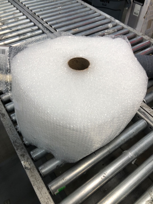 Photo 1 of BUBBLE WRAP DIAMETER OF 20"