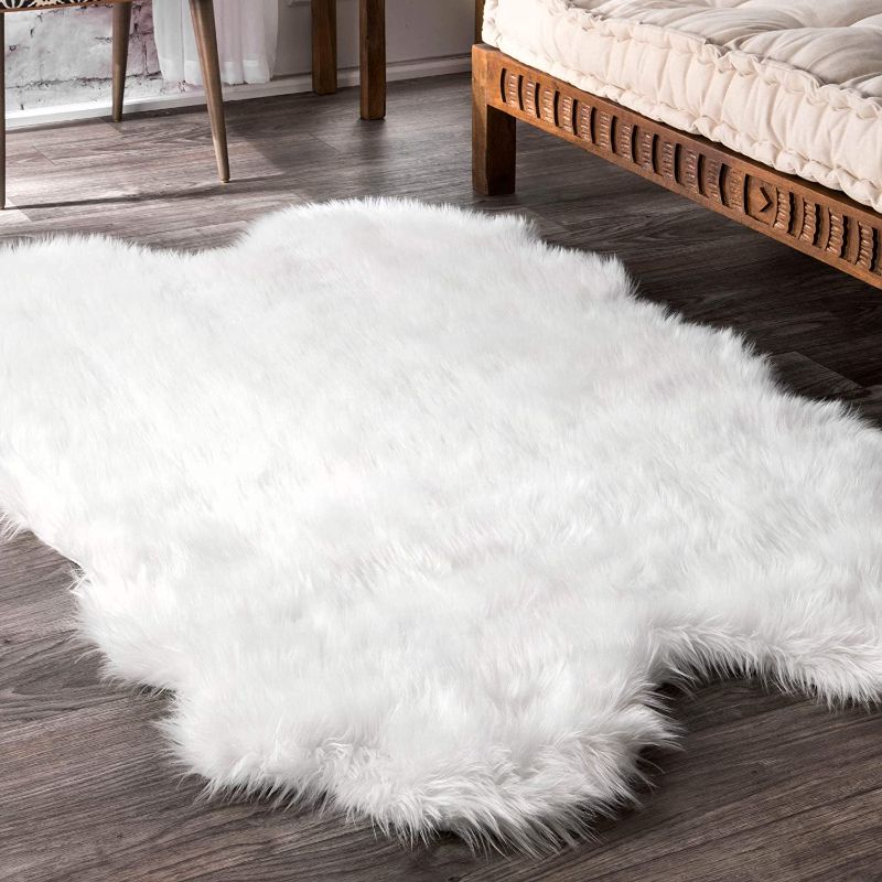 Photo 1 of 
nuLOOM Fluffy Faux Sheepskin Quarto Shag Area Rug, 3' 6" x 6', White
