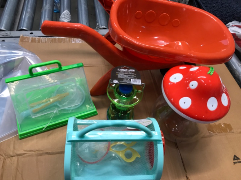 Photo 1 of 5 piece toy gardening set