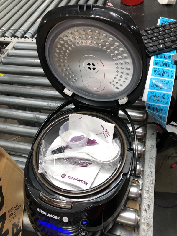 Photo 3 of Reishunger Digital Rice Cooker and Steamer, Black, Timer - 8 Cups - Premium Inner Pot, Multi Cooker with 12 Programs & 7-Phase Technology for Brown Rice, Soups, Grains, Oatmeal & more - 1-8 People