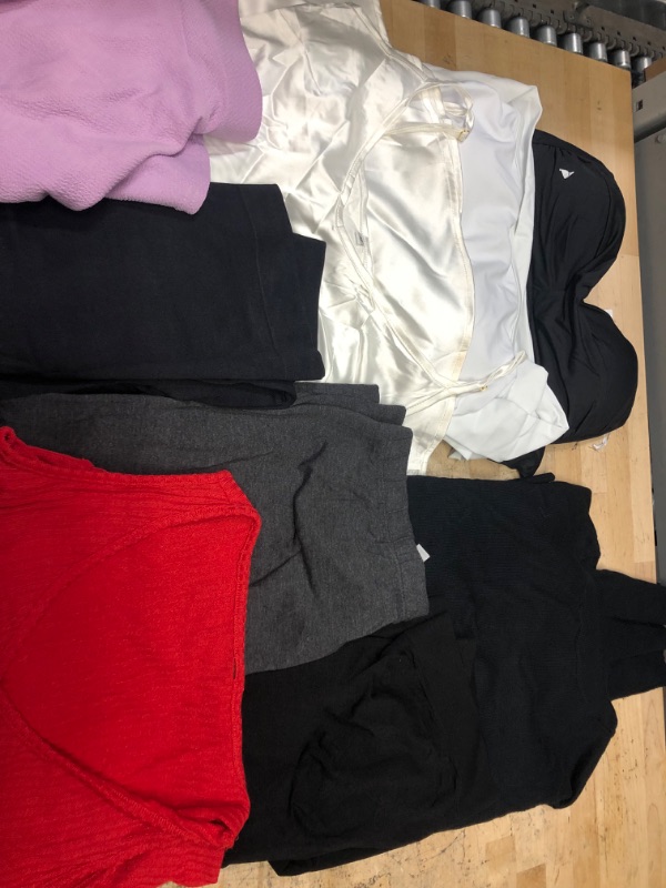 Photo 1 of BUNDLE OF ASSORTED WOMENS CLOTHING (ITEMS 9) (SIZE S/XL)