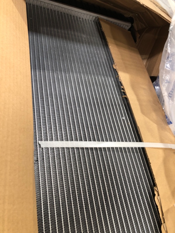 Photo 2 of DWVO Radiator Compatible with Chevy GMC Suburban Yukon Tahoe Pickup Escalade C1500 C2500 C3500 K1500 K2500 K3500 5.0L 5.7L V8 DWRD1018