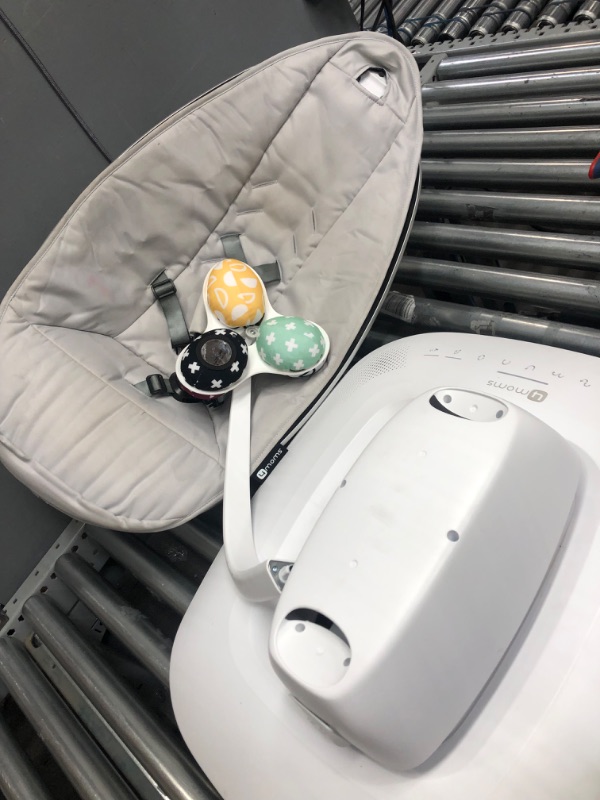 Photo 2 of 4moms mamaRoo Multi-Motion Baby Swing Smart Connectivity - Gray