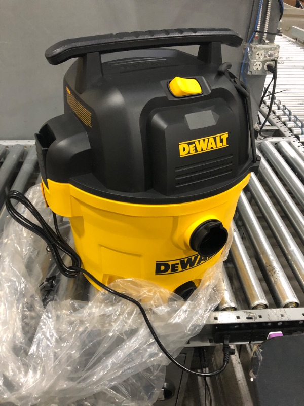 Photo 2 of DEWALT 9 Gallon Wet/Dry Vac, 5HP Heavy-Duty Shop Vacuum, Wet/Dry Suction Blow Function 3 in 1, DXV09P
