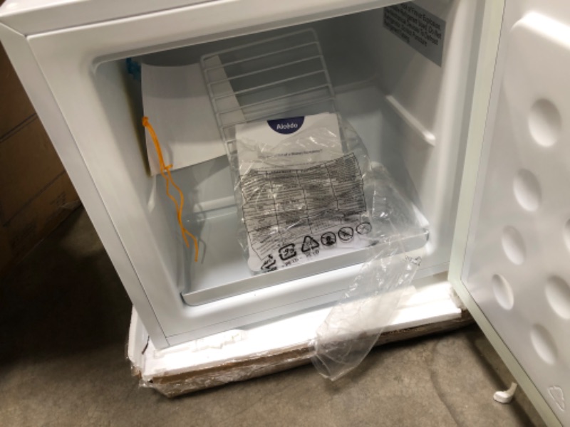 Photo 3 of Midea MRU01M3AWW Freezer, 1.1 Cubic Feet, White, 30 Pounds White 1.1 Cubic Feet Freezer