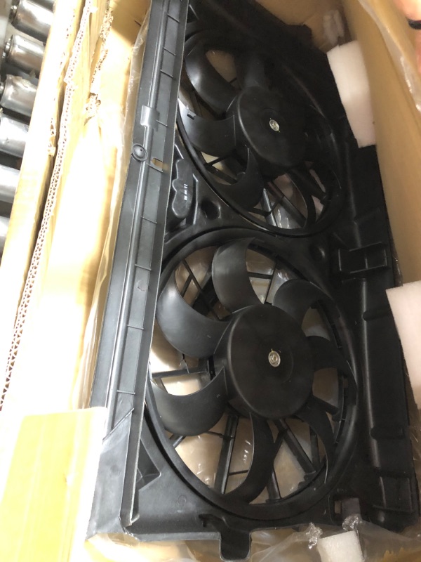 Photo 2 of 4-Seasons 76016 Cooling Fan Assembly, Dual fan, Radiator Fan