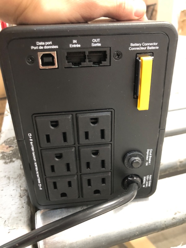 Photo 3 of Back-UPS Battery Backup & Surge Protector 6 Outlets 950VA 480W