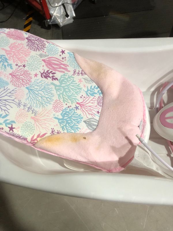 Photo 3 of ***HEAVILY USED AND DIRTY - SEE PICTURES***
Summer Infant Lil Luxuries Refresh - pink  