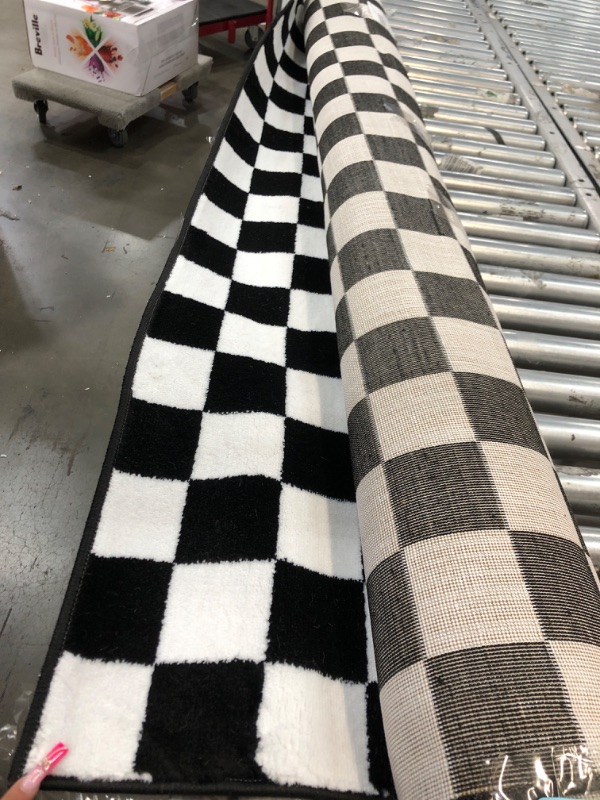 Photo 2 of  Geometric Checkered Black and White 5x7 Area Rug, Non-Shedding Modern Living Room Carpet
