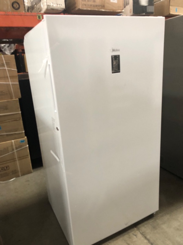 Photo 2 of Midea Garage Ready 17-cu ft Frost-free Convertible Upright Freezer/Refrigerator (White) ENERGY STAR