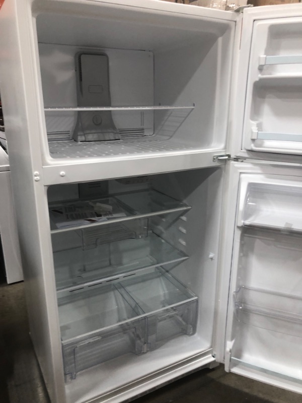 Photo 1 of Whirlpool 20.5-cu ft Top-Freezer Refrigerator (White)
