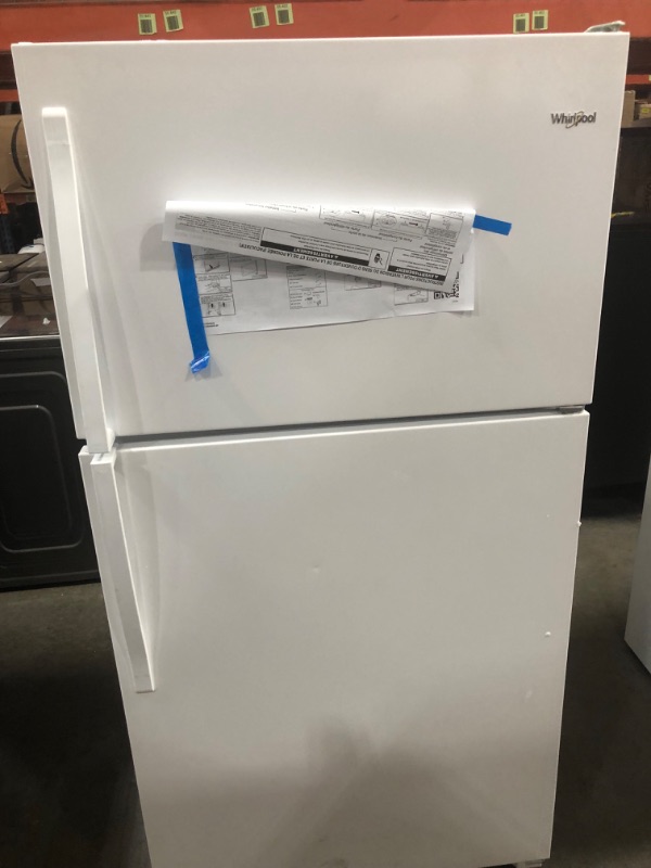 Photo 8 of Whirlpool 20.5-cu ft Top-Freezer Refrigerator (White)