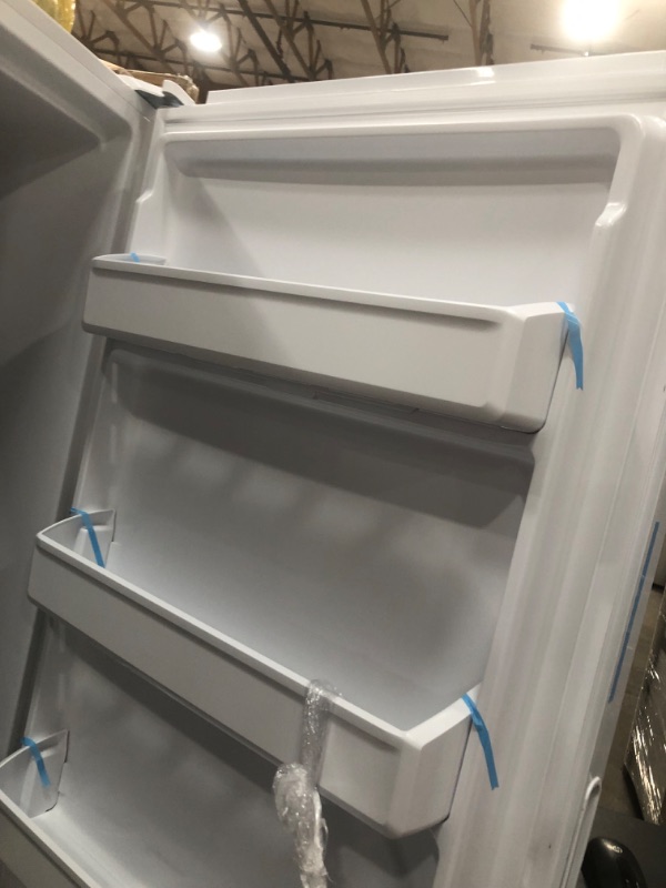 Photo 5 of Frigidaire Garage Ready 18-cu ft Frost-free Upright Freezer (White)