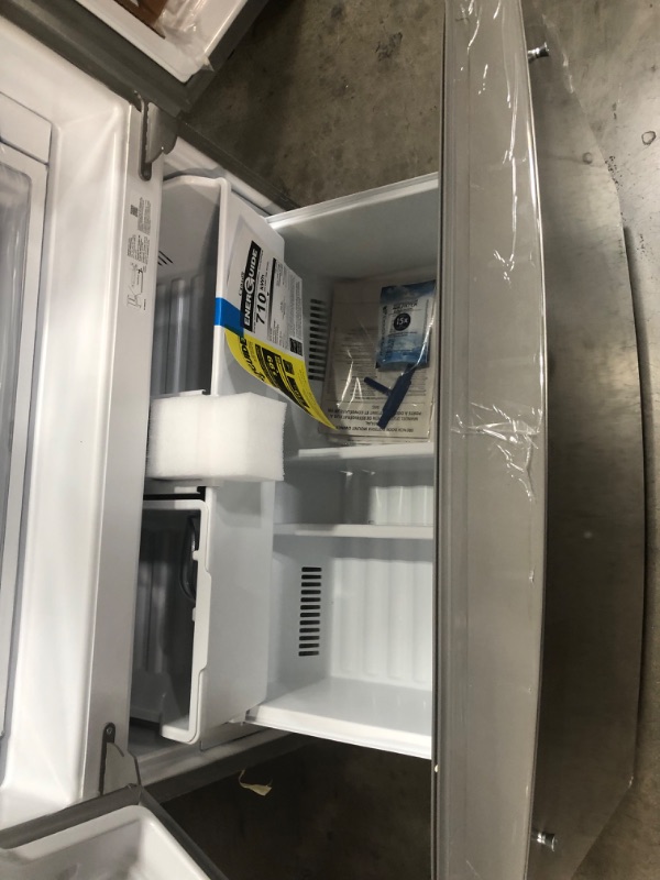 Photo 10 of Whirlpool 26.8-cu ft French Door Refrigerator with Dual Ice Maker (Fingerprint Resistant Stainless Steel) ENERGY STAR