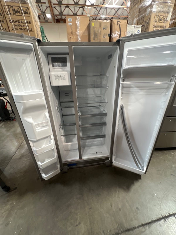 Photo 8 of Whirlpool 21.4-cu ft Side-by-Side Refrigerator with Ice Maker (Fingerprint Resistant Stainless Steel)