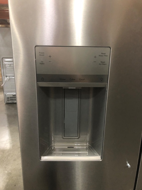 Photo 9 of Frigidaire 27.8-cu ft French Door Refrigerator with Ice Maker (Fingerprint Resistant Stainless Steel) ENERGY STAR
