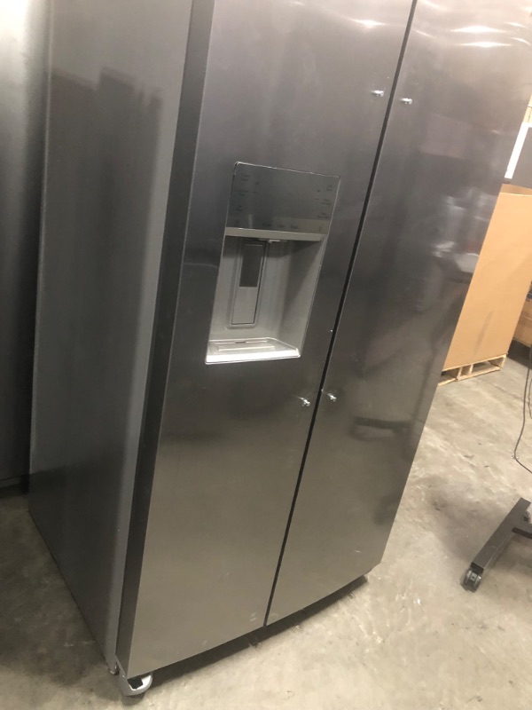Photo 9 of Frigidaire Gallery 25.6-cu ft Side-by-Side Refrigerator with Ice Maker (Fingerprint Resistant Stainless Steel) ENERGY STAR