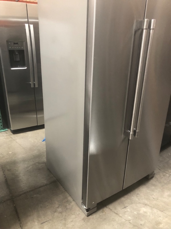 Photo 11 of Maytag 24.9-cu ft Side-by-Side Refrigerator (Fingerprint Resistant Stainless Steel)