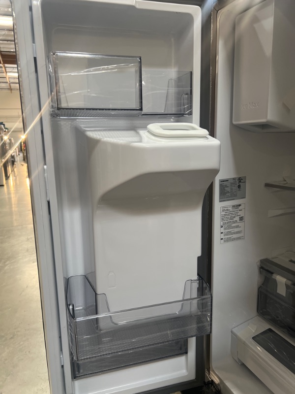 Photo 11 of Samsung Mega Capacity 30.5-cu ft Smart French Door Refrigerator with Dual Ice Maker (Fingerprint Resistant Stainless Steel) ENERGY STAR