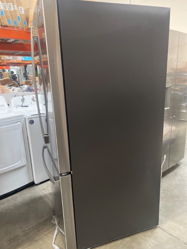 Photo 6 of GE 27-cu ft French Door Refrigerator with Ice Maker (Fingerprint-resistant Stainless Steel) ENERGY STAR