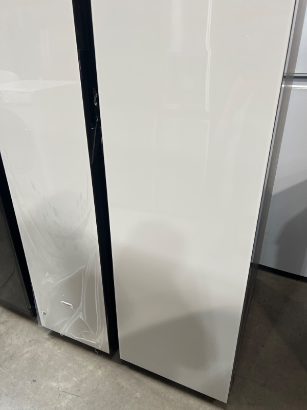 Photo 6 of Samsung Bespoke 28-cu ft Smart Side-by-Side Refrigerator with Dual Ice Maker (White Glass) ENERGY STAR