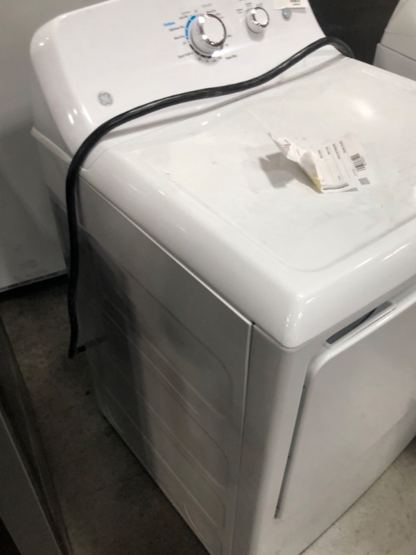 Photo 6 of GE 7.2-cu ft Electric Dryer (White)
