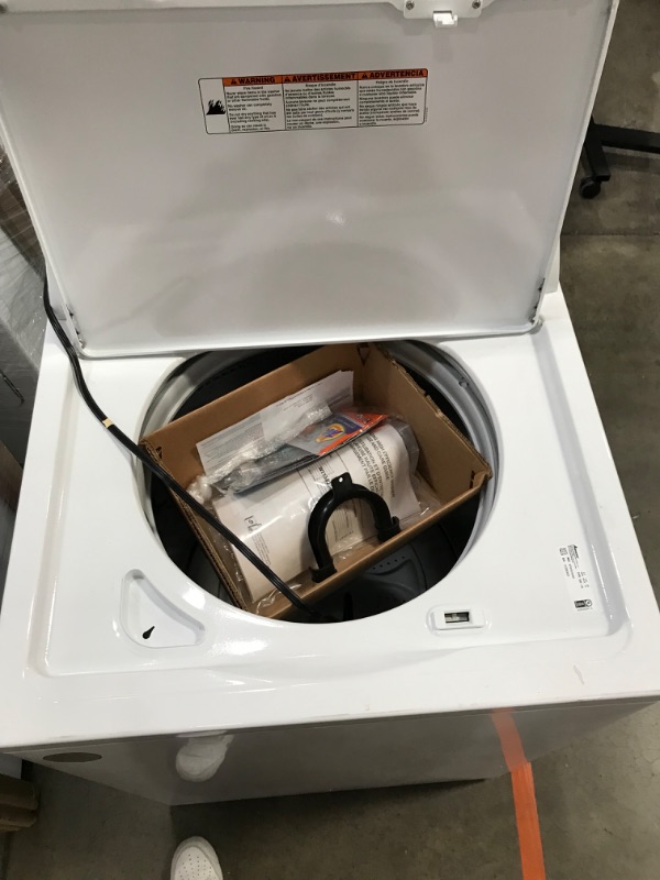 Photo 1 of Amana 3.8-cu ft High Efficiency Agitator Top-Load Washer (White)
